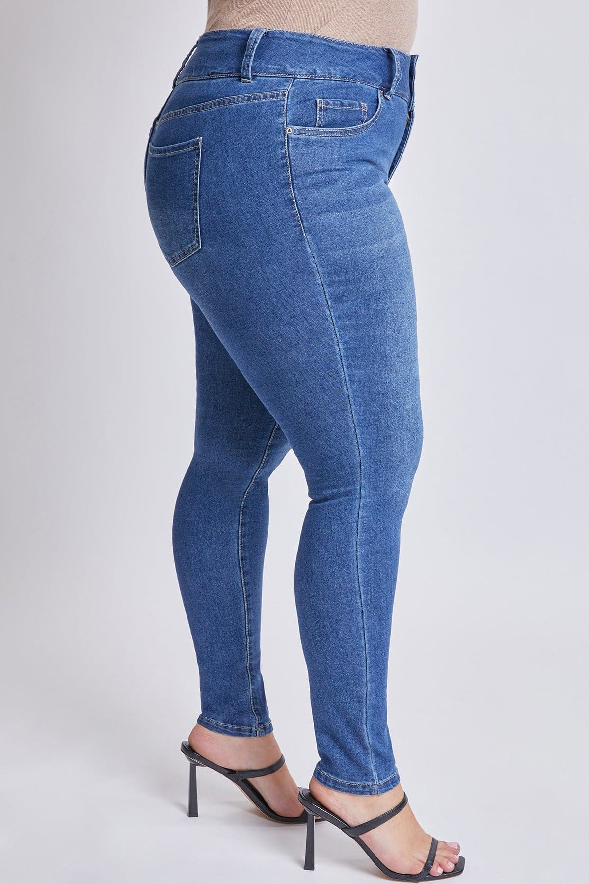 Women's Plus Size Essential Skinny Jeans