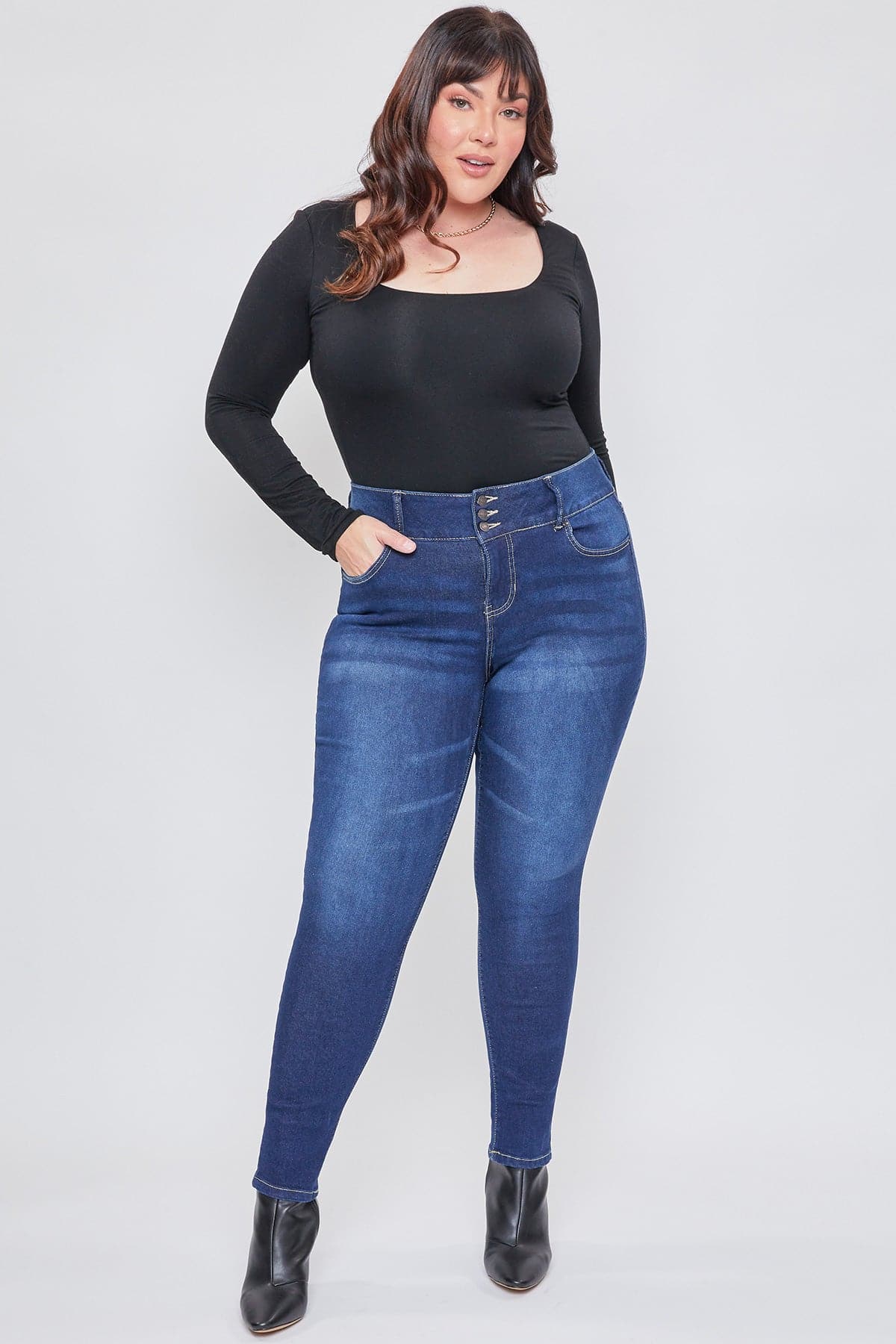 Women's Plus Size Essential Skinny Jeans