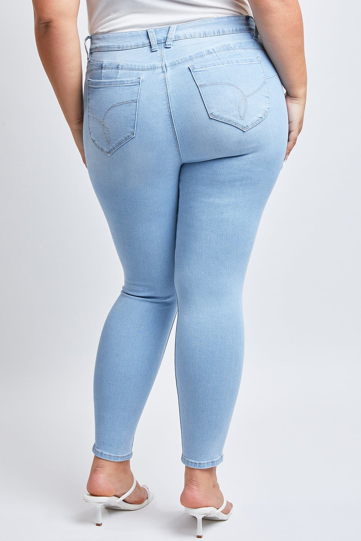 Plus Size Women's Sustainable WannaBettaButt Skinny Jeans