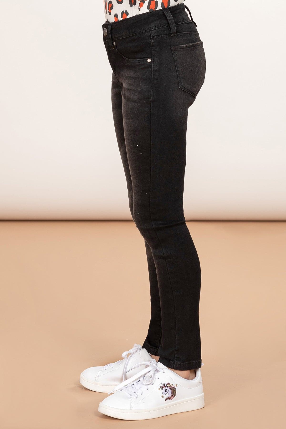 W Black