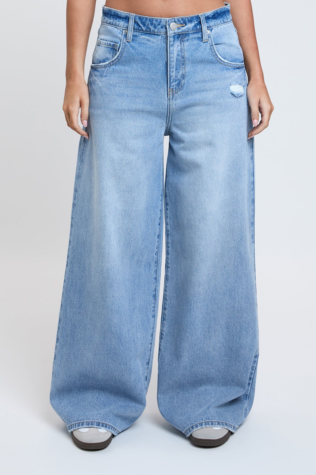 L Light Blue Rips
