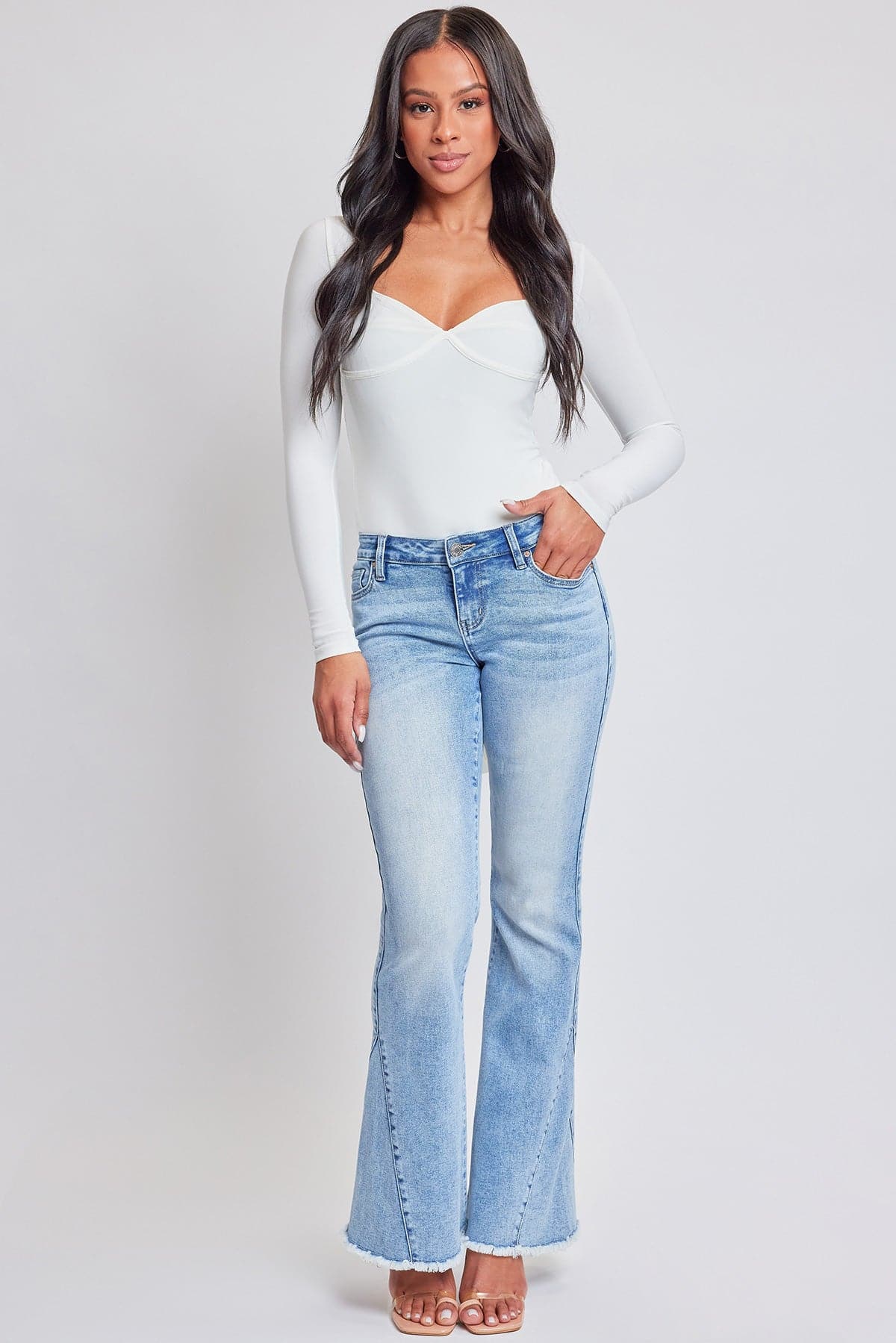 Women´s Low Rise Fray Hem Flare Jeans