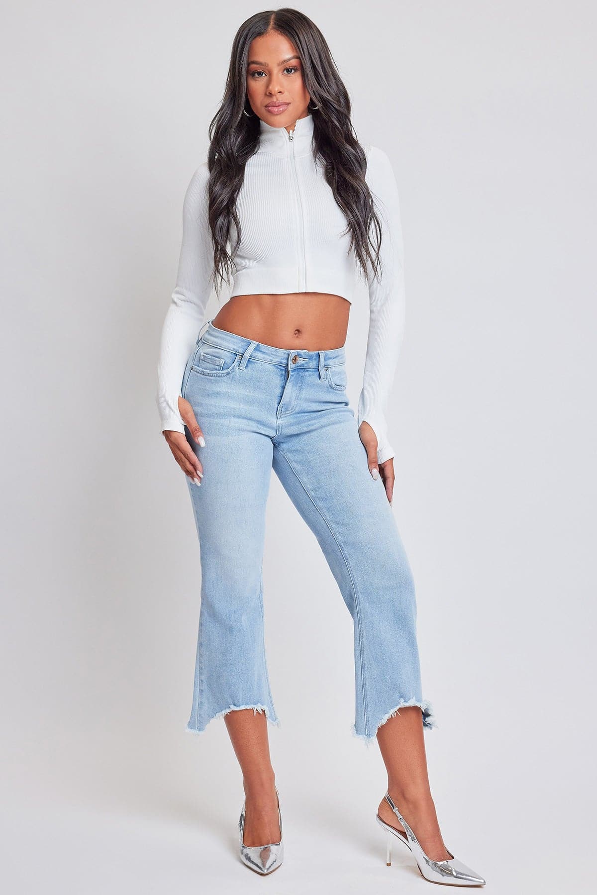 Women´s Mid Rise Kick Flare Fray Hem Cropped Jeans