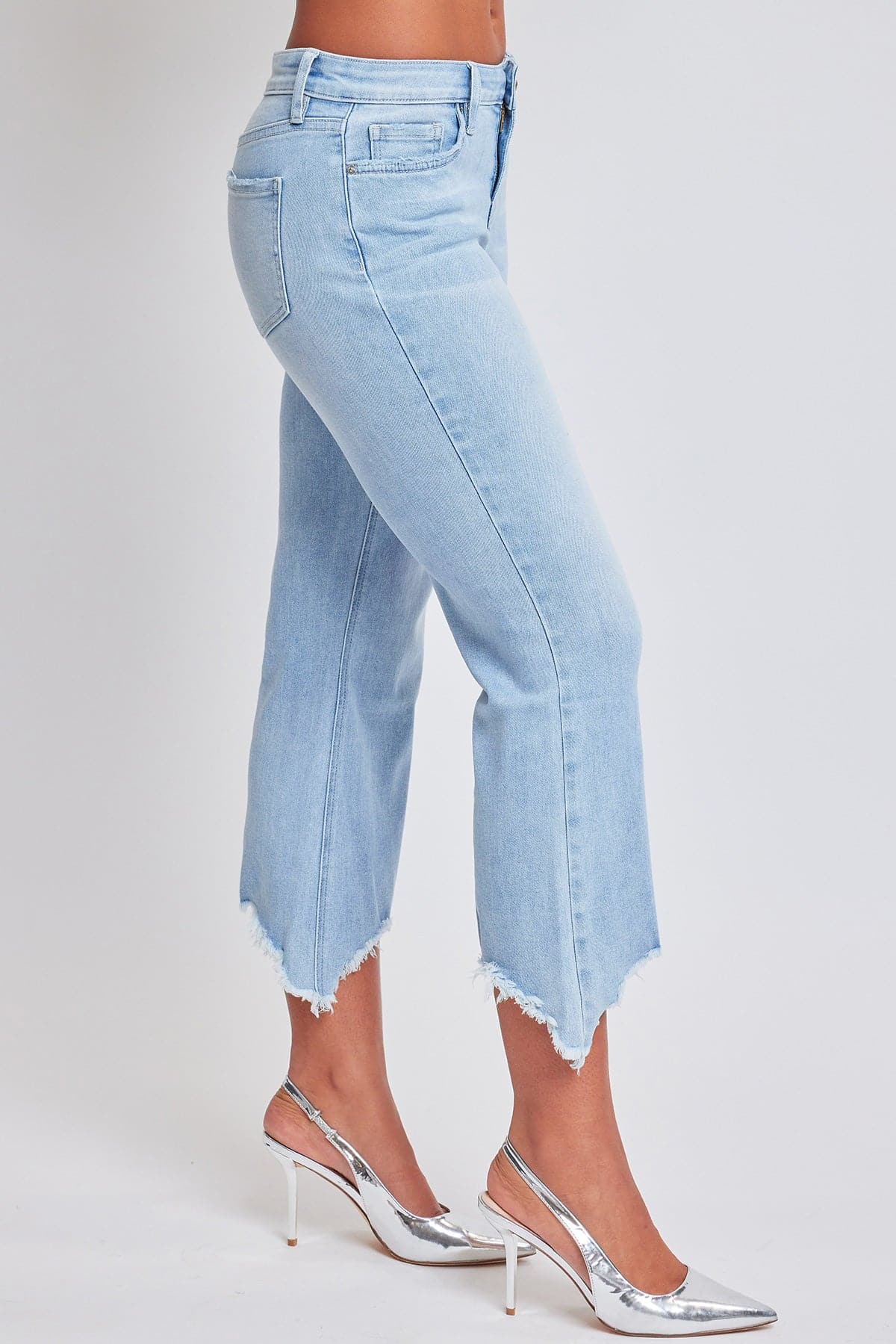 Women´s Mid Rise Kick Flare Fray Hem Cropped Jeans