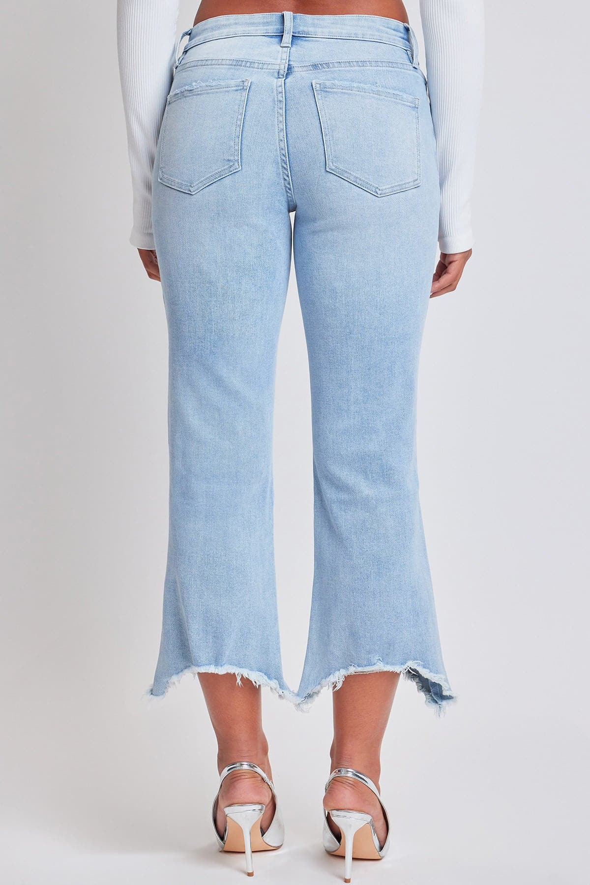 Women´s Mid Rise Kick Flare Fray Hem Cropped Jeans