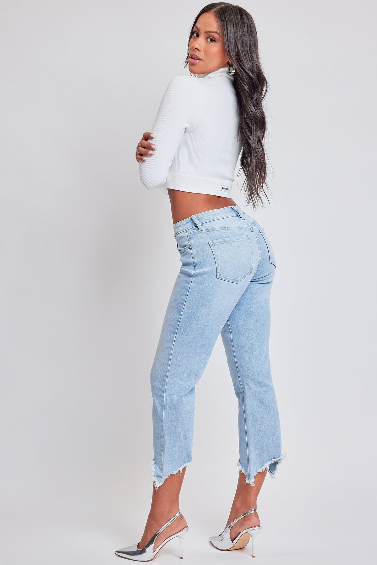 Women´s Mid Rise Kick Flare Fray Hem Cropped Jeans