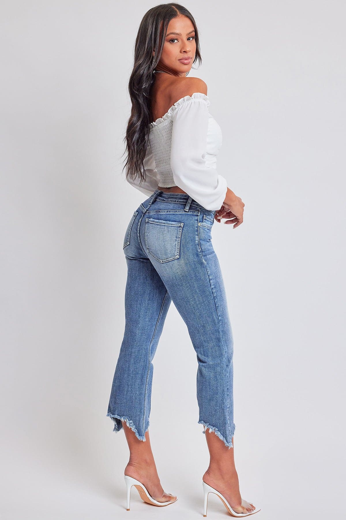 Women´s Mid Rise Kick Flare Fray Hem Cropped Jeans