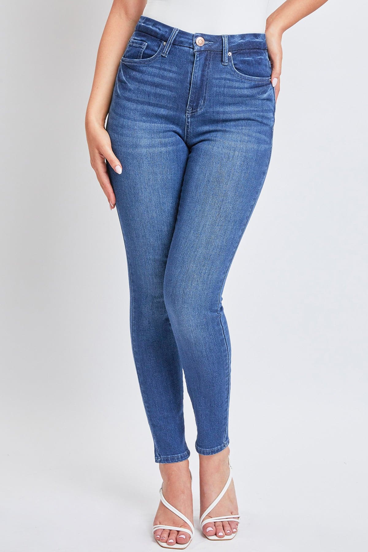 Women’s Curvy Fit  Skinny Jeans