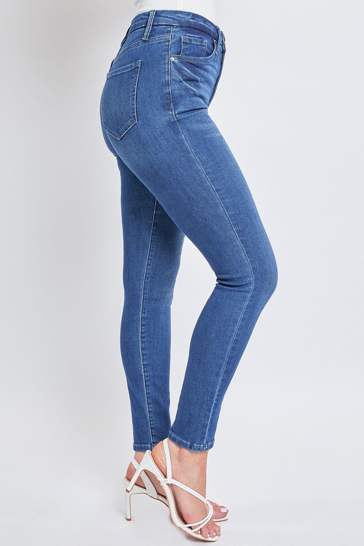 Women’s Curvy Fit  Skinny Jeans