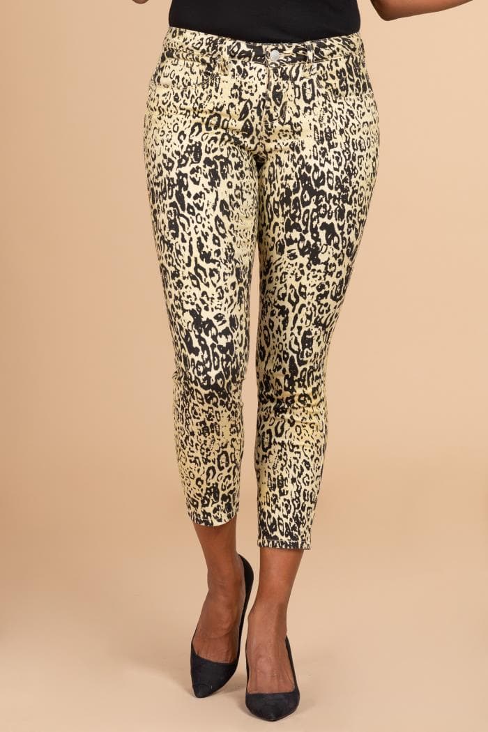 Women Mid Rise Animal Print Ankle Jean Wp9327