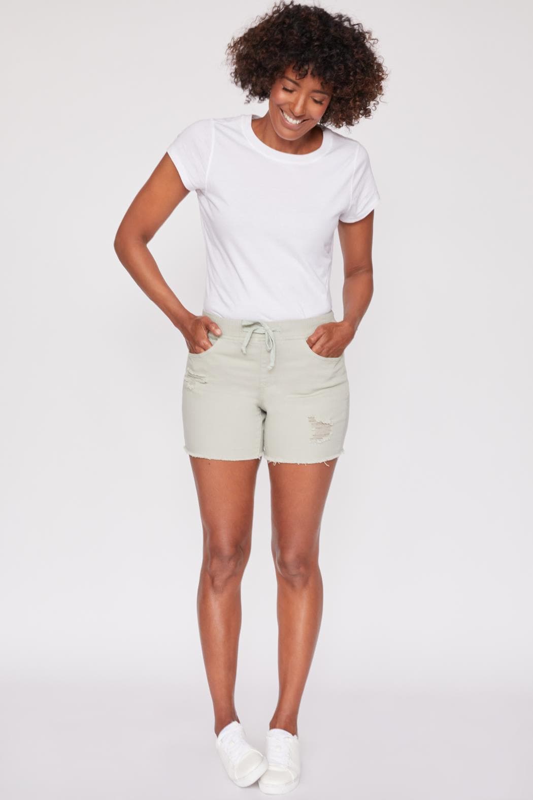 Women High Rise Frayed Hem Jogger Shorts Ws235421