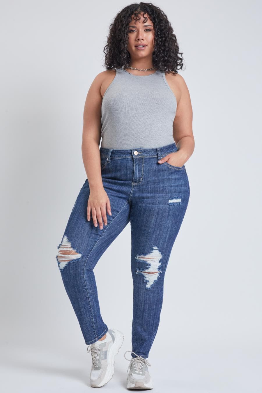 Junior Plus Size Wannabettabutt Mid Rise Skinny Jean Ep954048