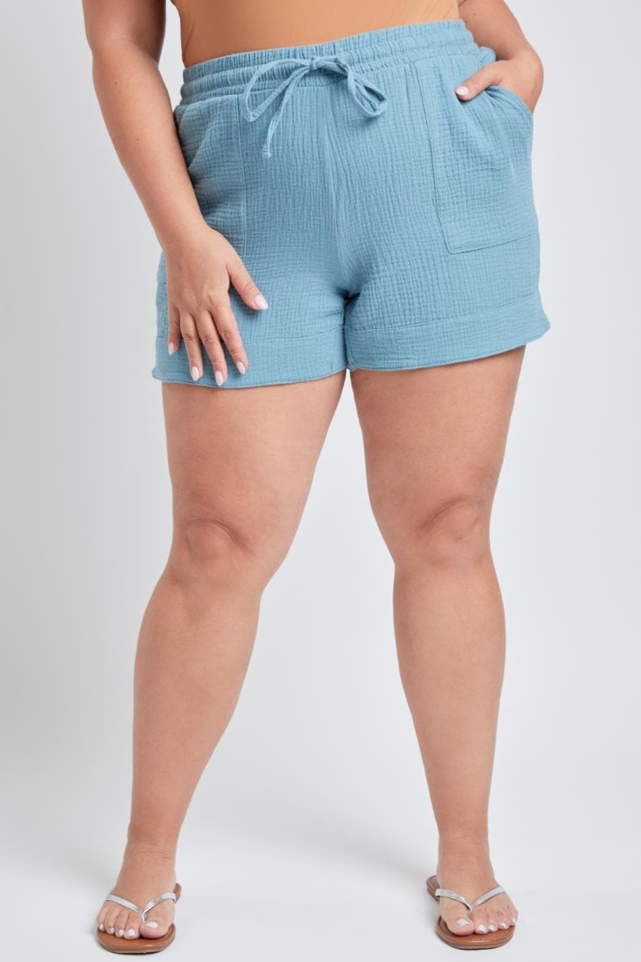 Junior Plus Size Double Gauze Shorts With Banded Hem And Porkchop Pockets Es2729Dg