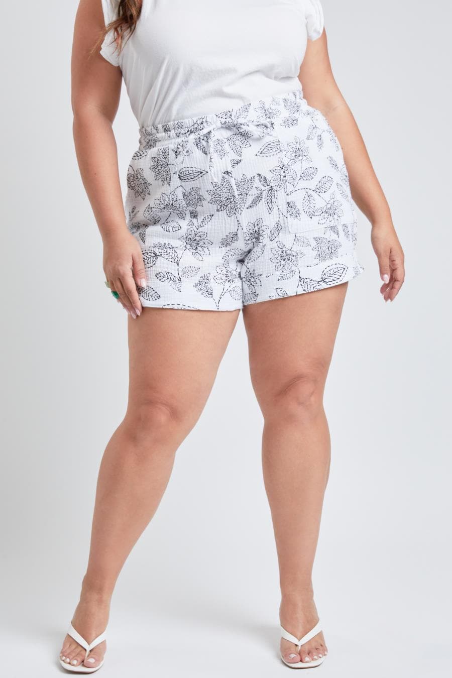 Junior Plus Size Double Gauze Shorts With Banded Hem And Porkchop Pockets Es2729Dg