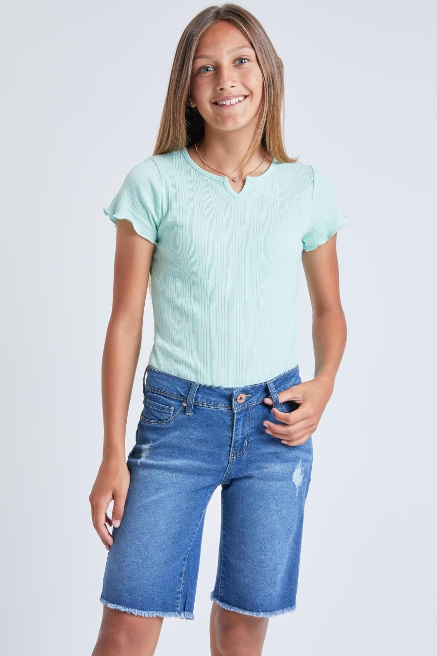 Girls Basic 1 Button Fray Hem Bermuda Gm51141