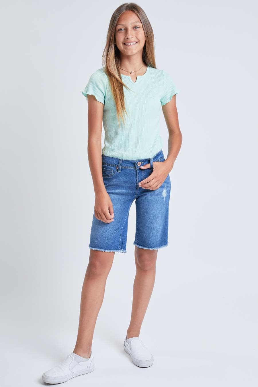 Girls Basic 1 Button Fray Hem Bermuda Gm51141