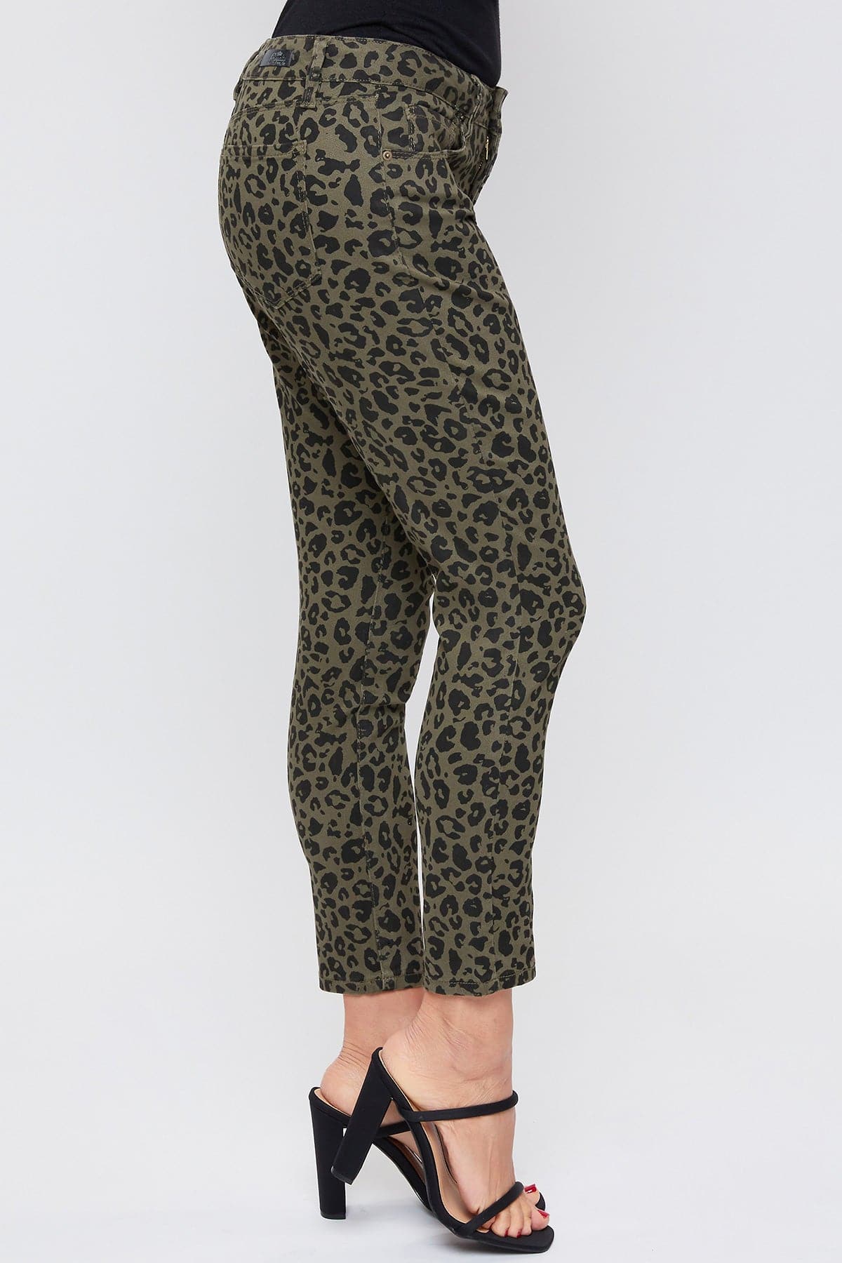 Women's Mid Rise Animal Print Ankle Jean