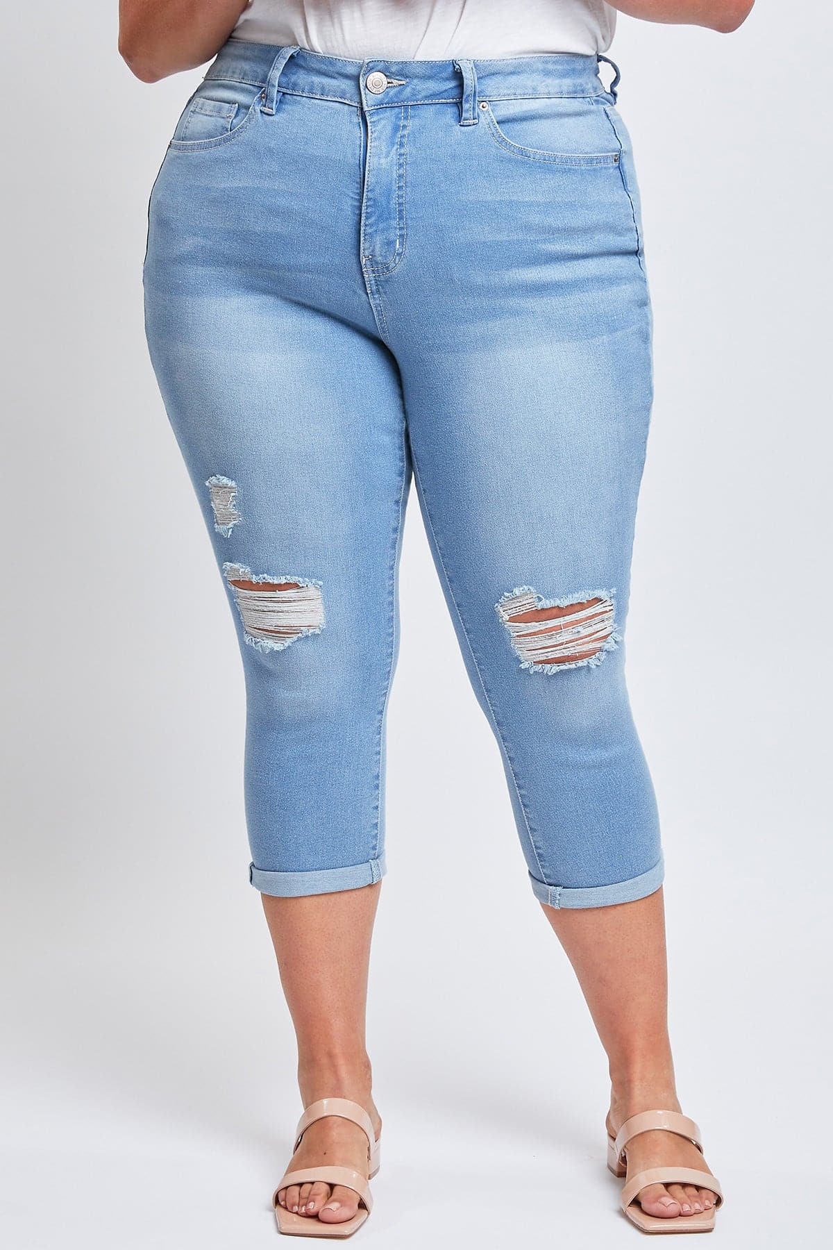 Women's Plus Size Essential Cuff Capri Jeans