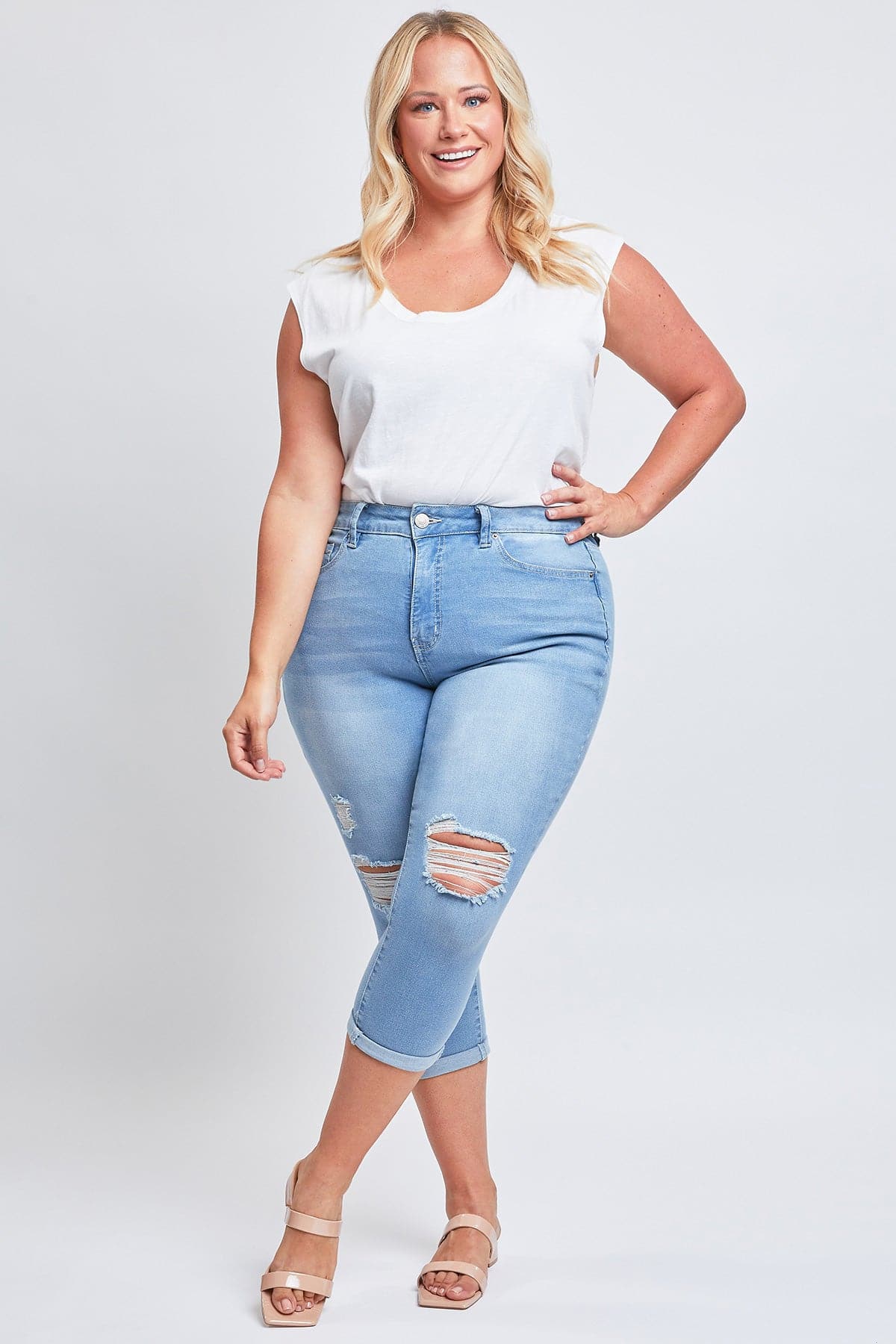 Women's Plus Size Essential Cuff Capri Jeans