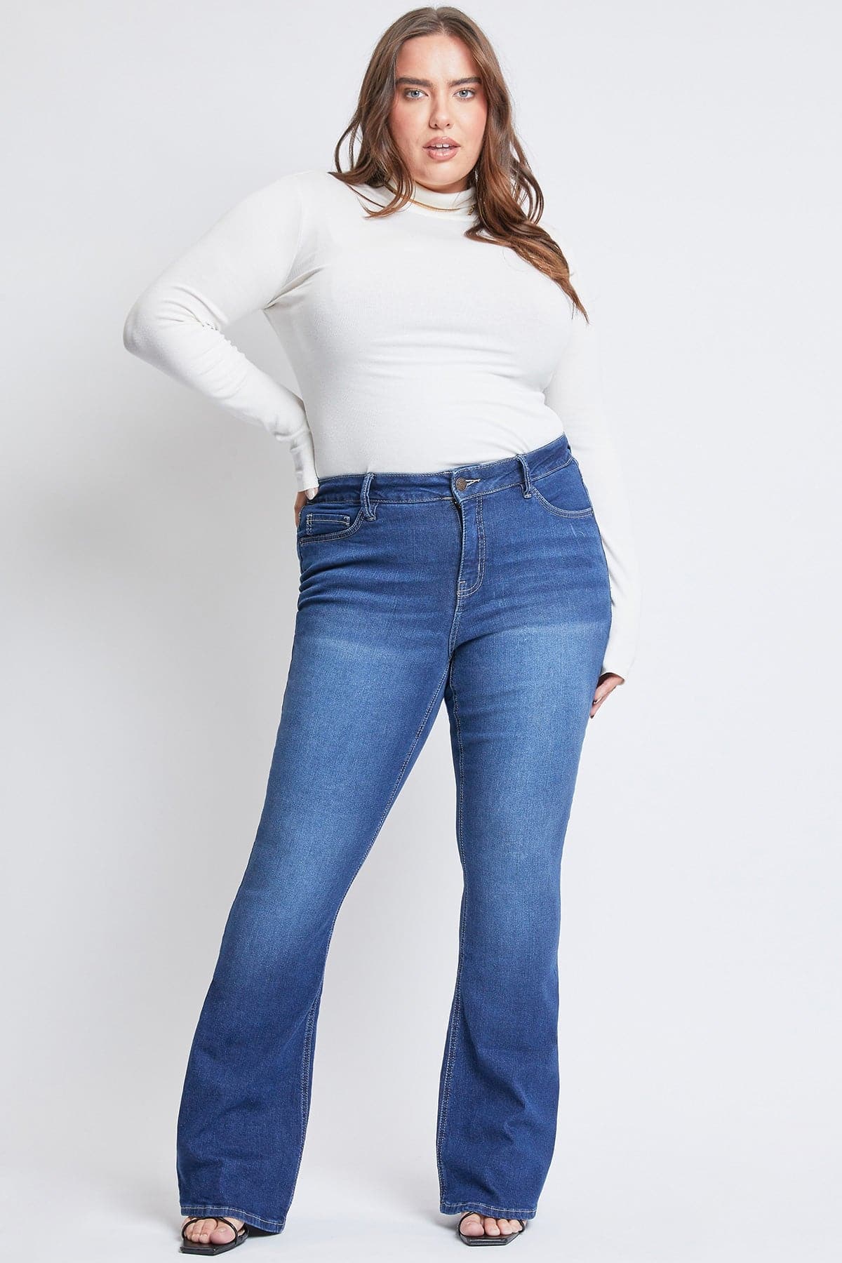 Women¨s Plus Sustainable Mid-Rise Bootcut Jean