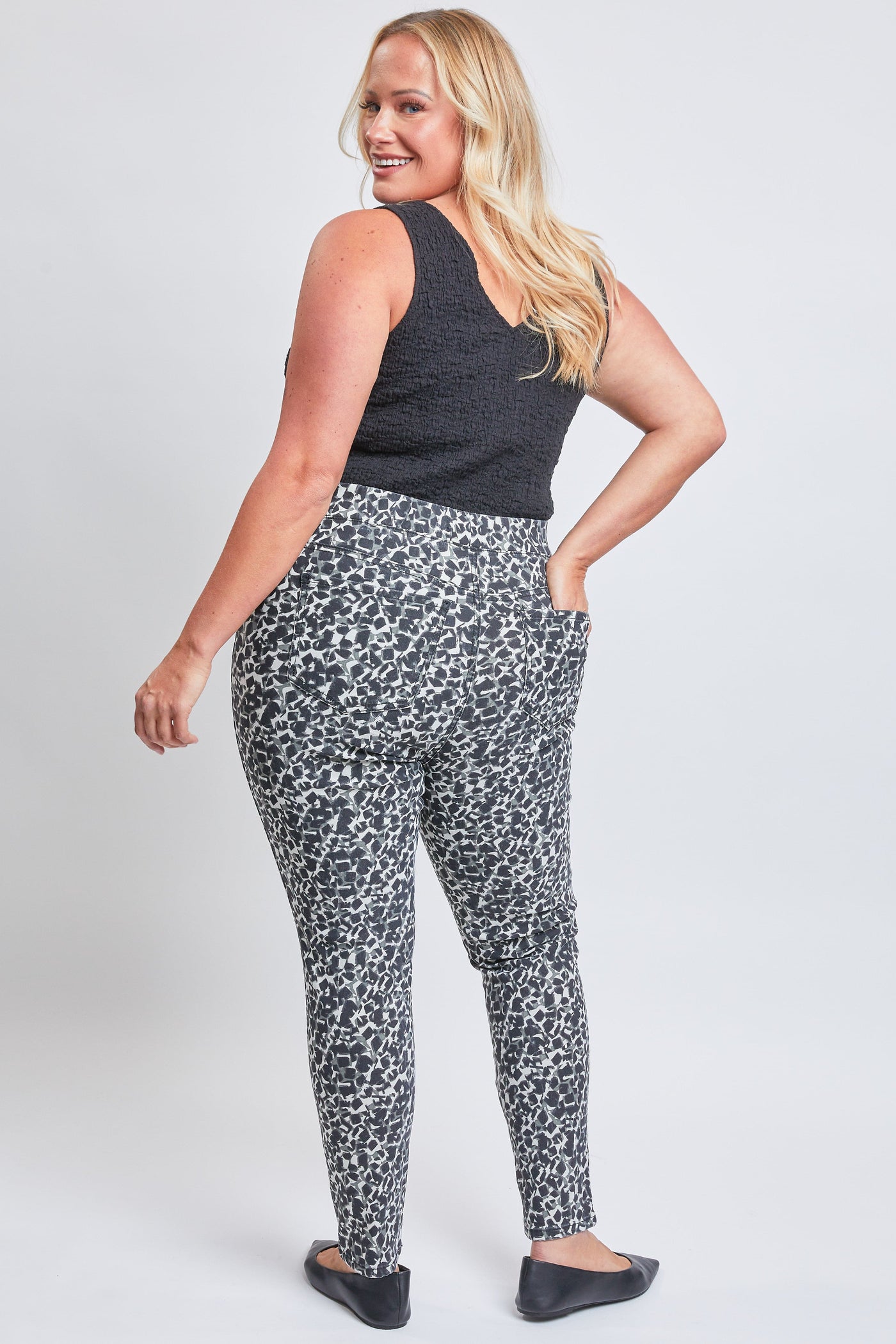 Women's Plus Size Mid Rise Jeggings