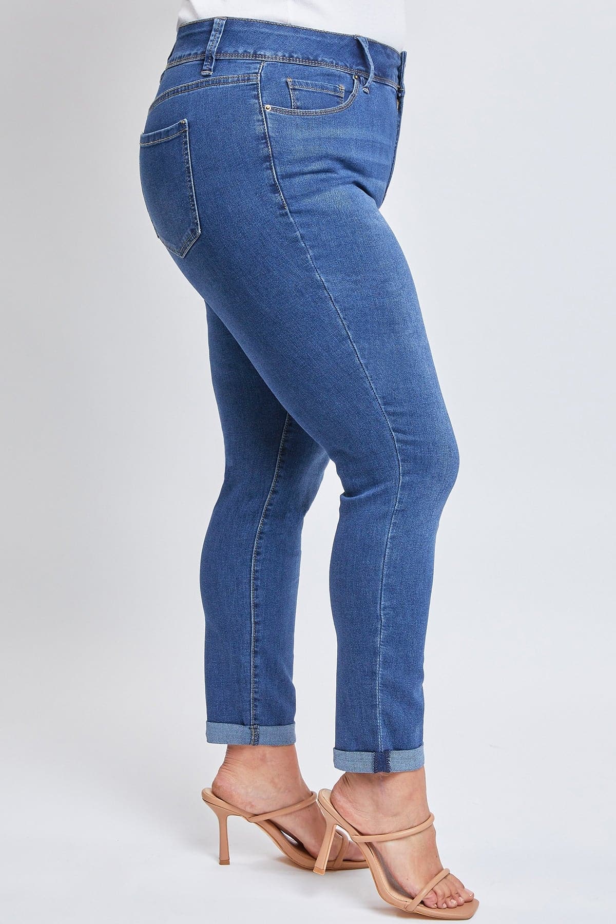 Women's Plus Size Essential High Rise Roll Cuff Ankle Jeans