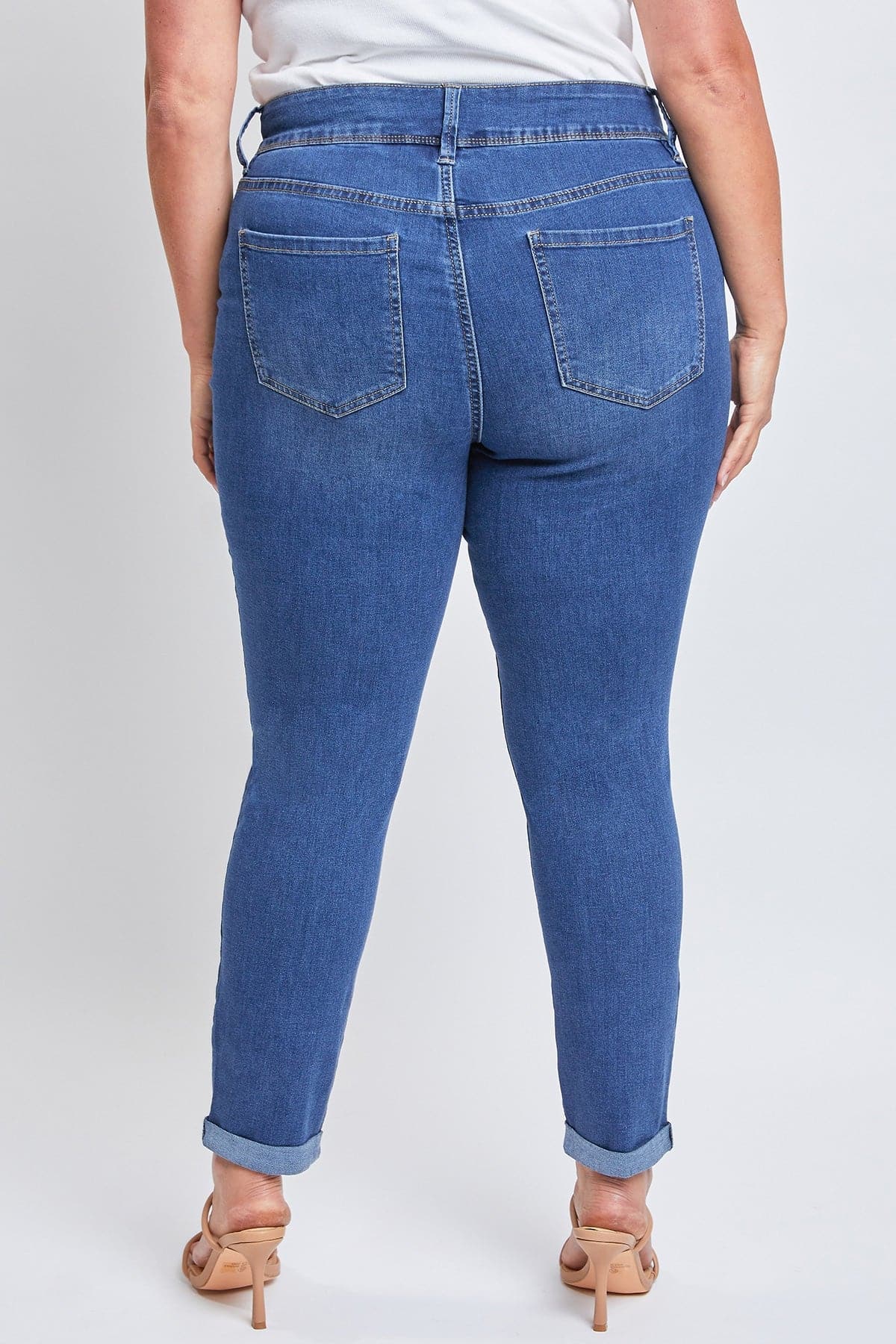 Women's Plus Size Essential High Rise Roll Cuff Ankle Jeans