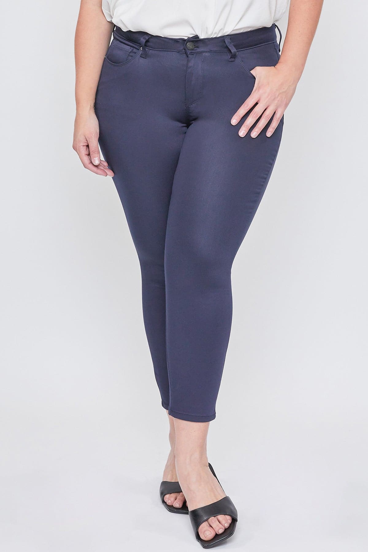 Women's Plus Size Mid Rise Hyperstretch Ankle Pants