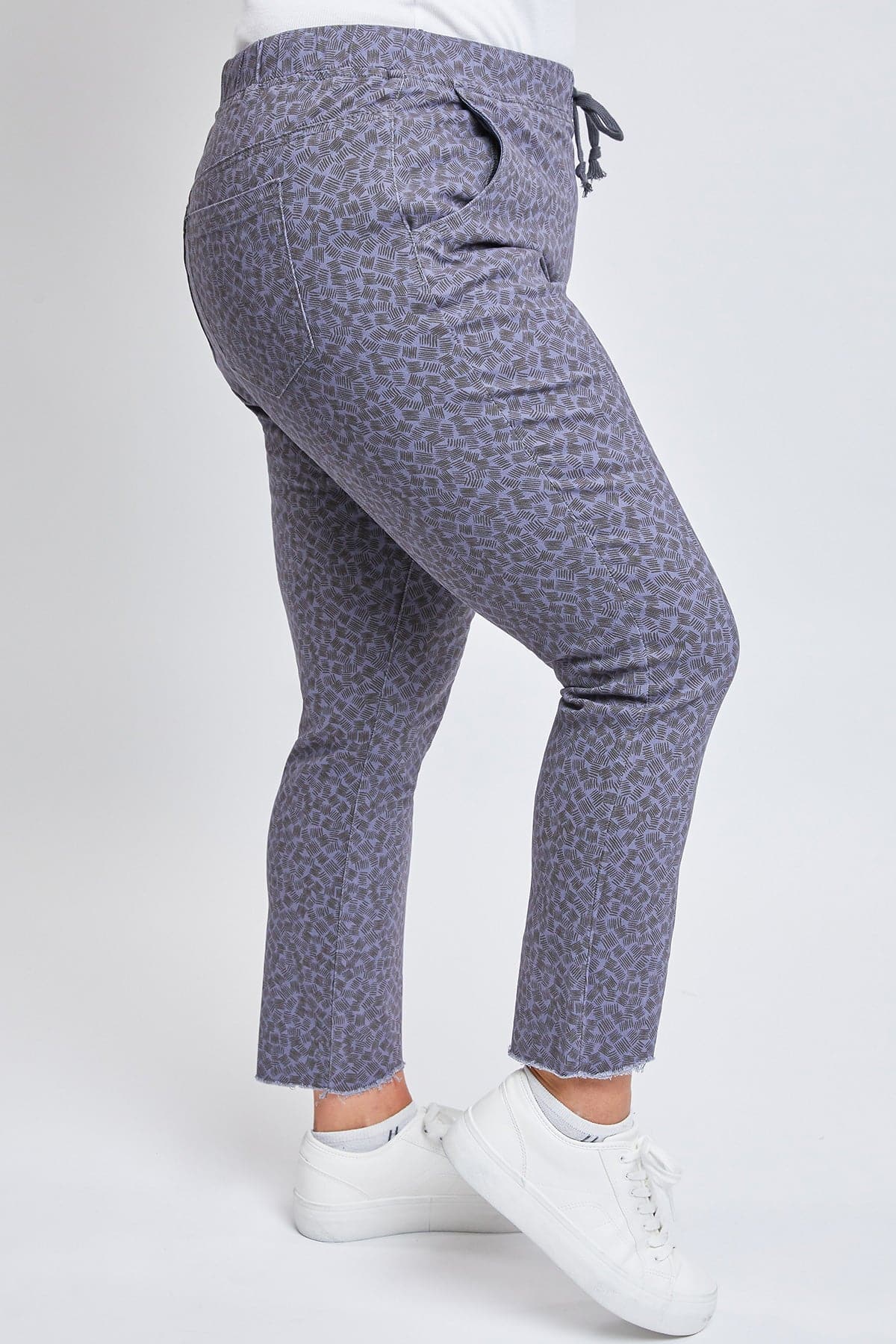 Women's Plus Size Raw Hem Pull On Pants